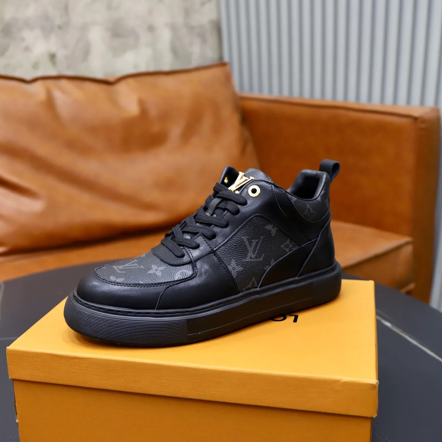 Ex-factory price: 442💰🙅‍♂️🙅‍♂️🙅‍♂️ Brand: LV Louis Vuitton Standard code: 38-44 (45 customized) Grade: Same as the official website Material: Original cowhide material spliced with brand rubber Comfortable and breathable lining Lightweight and wear-resistant sports outsole Style category: Men's fashionable casual shoes Running sneakers Distinguished luxury brand elements Top luxury color: actual picture color